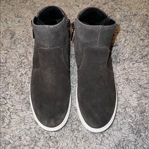 Kenneth Cole shoes. Size 8.